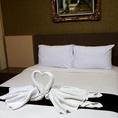 Grand Dian Boutique Hotel Сиребон Екстериор снимка